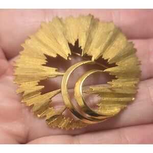 Vintage Textured Gold Tone Sunburst Brooch 2" – Open-Work Circular Statement Pin